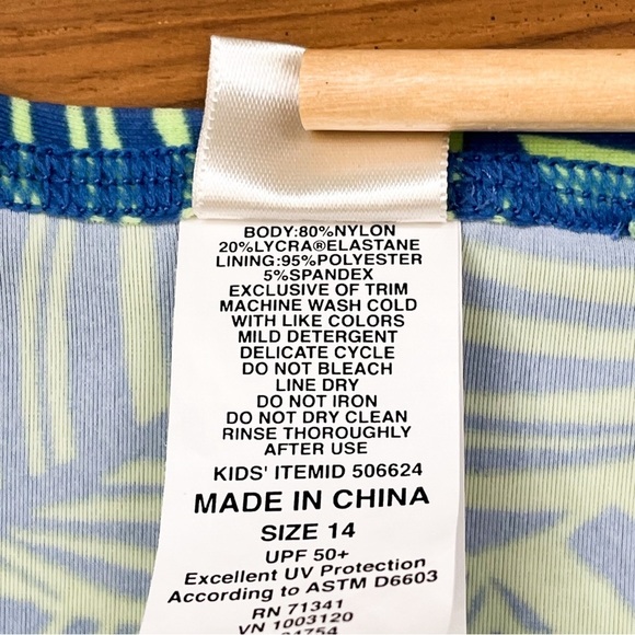 L.L.Bean Girls 14 Swim Top UPF 50+ Short Sleeves Crew Neck Tropical Leaf‎ Print - Picture 7 of 7